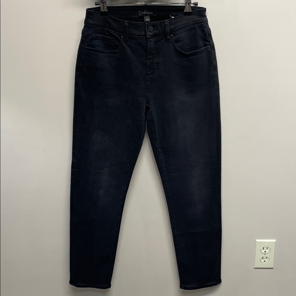 NWT Ann Taylor The Taper Black Wash Stretch Denim Sculpting Mid Rise Jeans 0